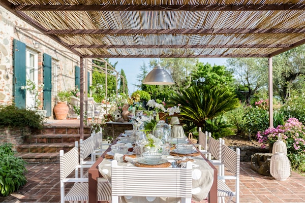 Foto van Boerderij in Toscaanse stijl in Capannori - Vakantiehuis in Capannori - TerraceBalcony
