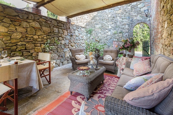 Foto van Boerderij in Toscaanse stijl in Capannori - Vakantiehuis in Capannori - TerraceBalcony