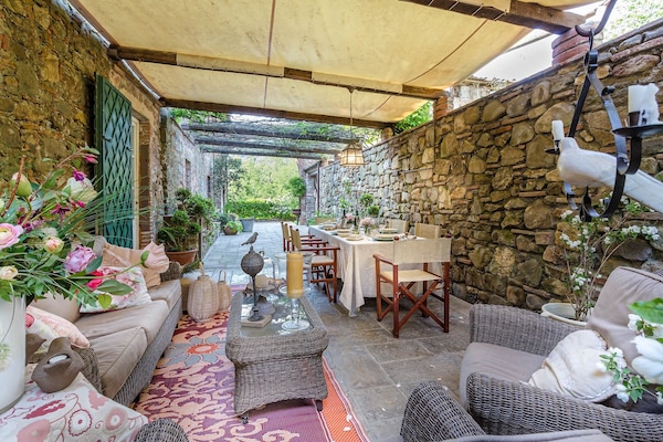 Foto van Boerderij in Toscaanse stijl in Capannori - Vakantiehuis in Capannori - TerraceBalcony