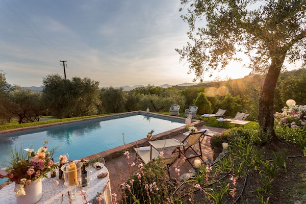 Foto van Boerderij in Toscaanse stijl in Capannori - Vakantiehuis in Capannori - PoolOfHouse