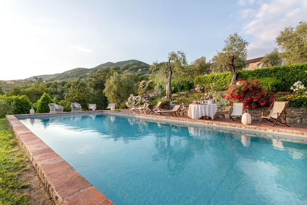 Foto van Boerderij in Toscaanse stijl in Capannori - Vakantiehuis in Capannori - PoolOfHouse