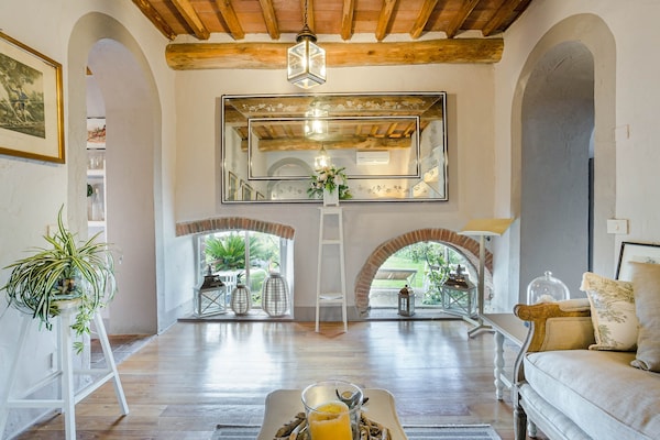 Foto van Boerderij in Toscaanse stijl in Capannori - Vakantiehuis in Capannori - LivingRoom