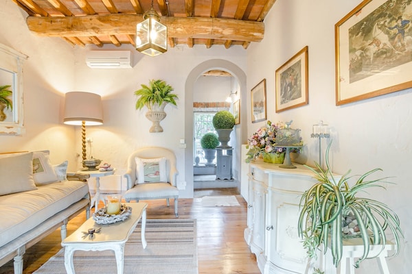 Foto van Boerderij in Toscaanse stijl in Capannori - Vakantiehuis in Capannori - LivingRoom