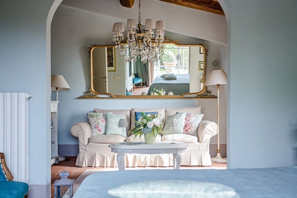 Foto van Boerderij in Toscaanse stijl in Capannori - Vakantiehuis in Capannori - LivingRoom