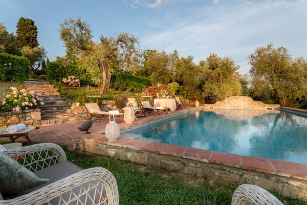 Foto van Boerderij in Toscaanse stijl in Capannori - Vakantiehuis in Capannori - PoolOfHouse
