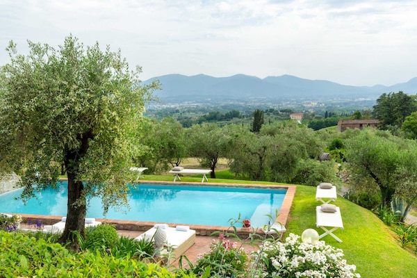 Foto van Boerderij in Toscaanse stijl in Capannori - Vakantiehuis in Capannori - PoolOfHouse