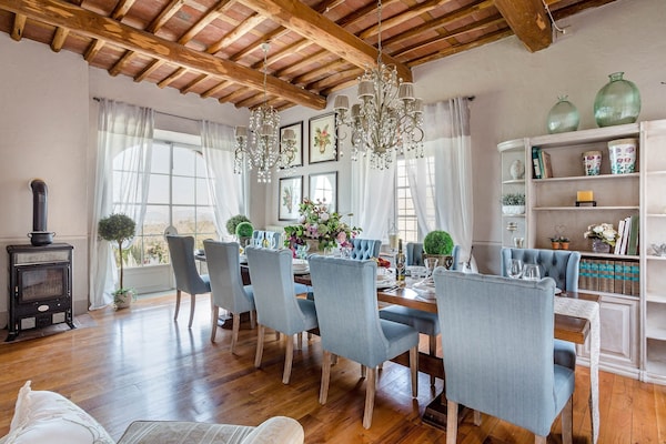Foto van Boerderij in Toscaanse stijl in Capannori - Vakantiehuis in Capannori - DiningRoom