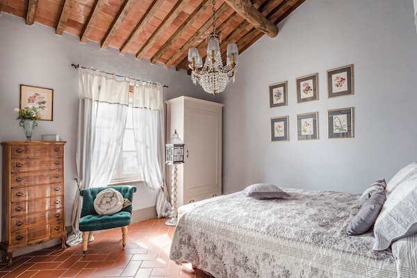 Foto van Boerderij in Toscaanse stijl in Capannori - Vakantiehuis in Capannori - BedRoom
