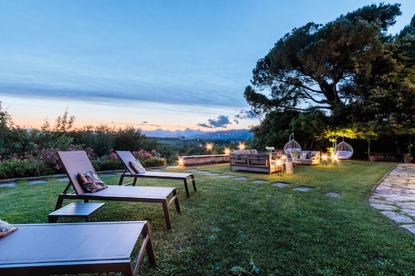 Foto van Villa met 10 slaapkamers in Lucca met zwembad - Vakantiehuis in Montecarlo - TerraceBalcony