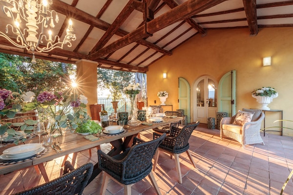 Foto van Villa met 10 slaapkamers in Lucca met zwembad - Vakantiehuis in Montecarlo - TerraceBalcony