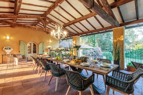 Foto van Villa met 10 slaapkamers in Lucca met zwembad - Vakantiehuis in Montecarlo - TerraceBalcony