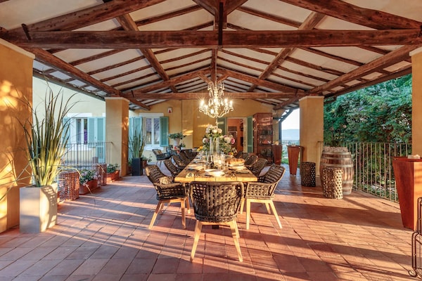 Foto van Villa met 10 slaapkamers in Lucca met zwembad - Vakantiehuis in Montecarlo - TerraceBalcony