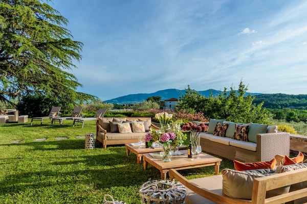 Foto van Villa met 10 slaapkamers in Lucca met zwembad - Vakantiehuis in Montecarlo - GardenSummer