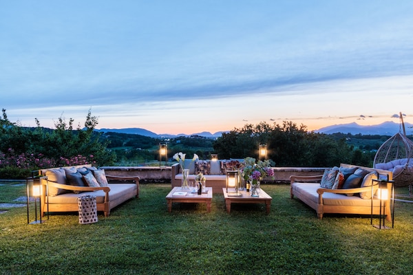 Foto van Villa met 10 slaapkamers in Lucca met zwembad - Vakantiehuis in Montecarlo - ParkFacilities