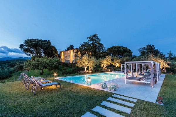 Foto van Villa met 10 slaapkamers in Lucca met zwembad - Vakantiehuis in Montecarlo - PoolOfHouse