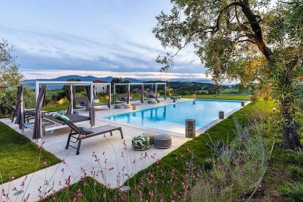 Foto van Villa met 10 slaapkamers in Lucca met zwembad - Vakantiehuis in Montecarlo - PoolOfHouse