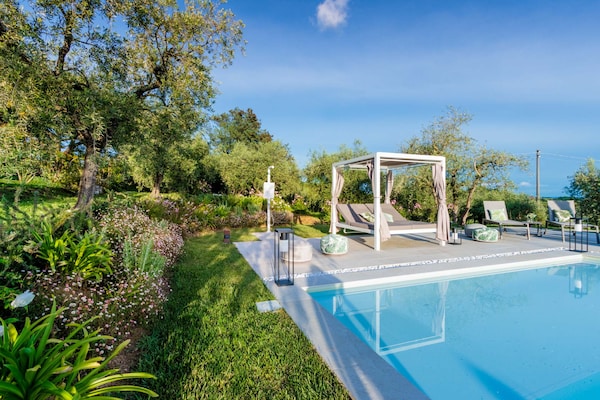 Foto van Villa met 10 slaapkamers in Lucca met zwembad - Vakantiehuis in Montecarlo - PoolOfHouse