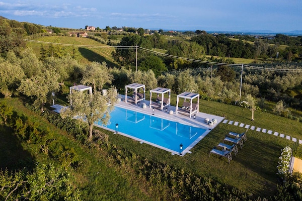 Foto van Villa met 10 slaapkamers in Lucca met zwembad - Vakantiehuis in Montecarlo - PoolOfHouse