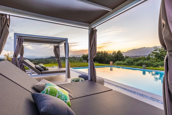 Foto van Villa met 10 slaapkamers in Lucca met zwembad - Vakantiehuis in Montecarlo - PoolOfHouse