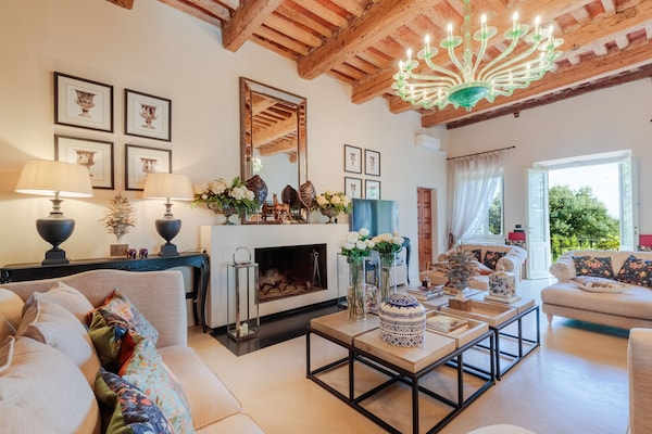 Foto van Villa met 10 slaapkamers in Lucca met zwembad - Vakantiehuis in Montecarlo - LivingRoom