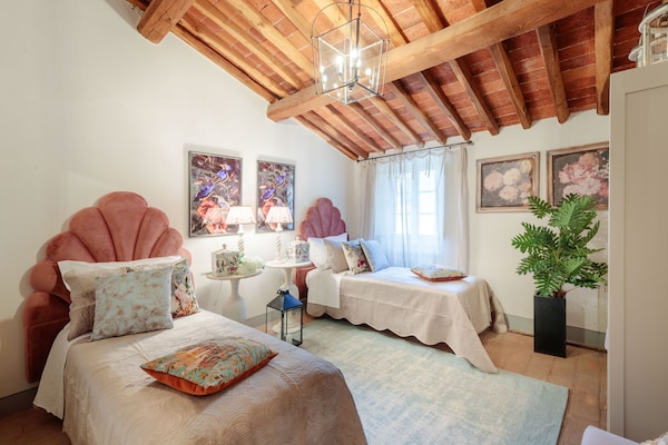 Foto van Villa met 10 slaapkamers in Lucca met zwembad - Vakantiehuis in Montecarlo - BedRoom