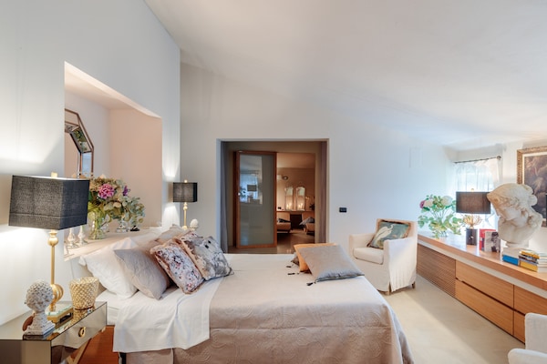 Foto van Villa met 10 slaapkamers in Lucca met zwembad - Vakantiehuis in Montecarlo - BedRoom