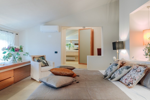 Foto van Villa met 10 slaapkamers in Lucca met zwembad - Vakantiehuis in Montecarlo - BedRoom