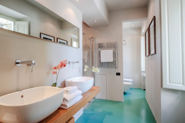 Foto van Villa met 10 slaapkamers in Lucca met zwembad - Vakantiehuis in Montecarlo - BathRoom