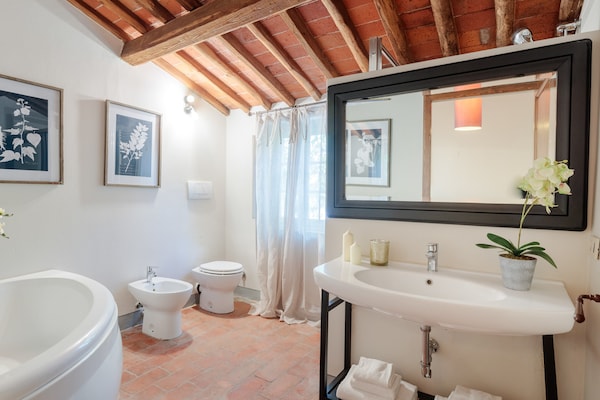 Foto van Villa met 10 slaapkamers in Lucca met zwembad - Vakantiehuis in Montecarlo - BathRoom