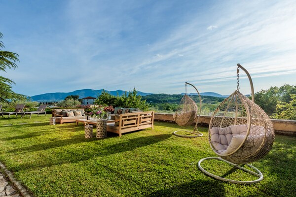 Foto van Villa met 10 slaapkamers in Lucca met zwembad - Vakantiehuis in Montecarlo - TerraceBalcony