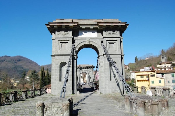 Foto van Vakantiehuis in Toscane met Zwembad & Uitzicht - Vakantiehuis in Bagni di Lucca - AreaSummer5KM
