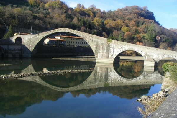 Foto van Vakantiehuis in Toscane met Zwembad & Uitzicht - Vakantiehuis in Bagni di Lucca - AreaSummer5KM