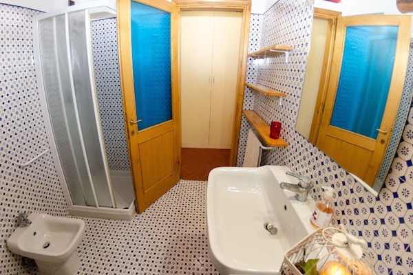 Foto van Charmante retraite in Lucca - Vakantiehuis in Lucca - BathRoom