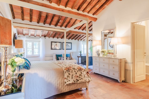 Foto van Luxe villa met 10 slaapkamers in Lucca - Vakantiehuis in Lucca - BedRoom