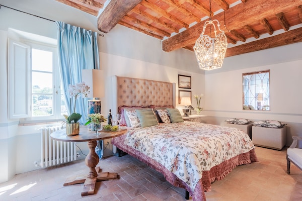 Foto van Luxe villa met 10 slaapkamers in Lucca - Vakantiehuis in Lucca - BedRoom