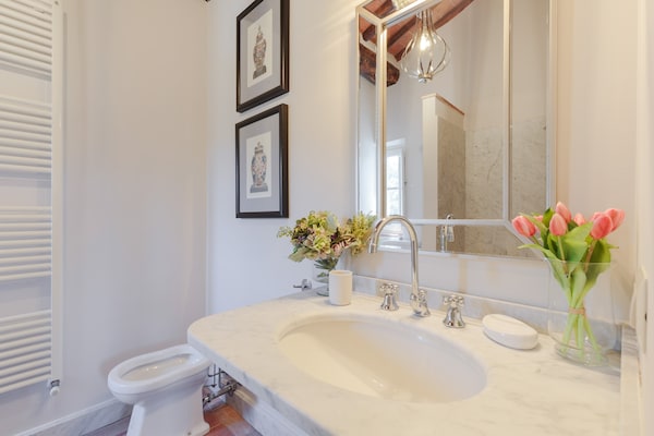 Foto van Luxe villa met 10 slaapkamers in Lucca - Vakantiehuis in Lucca - BathRoom