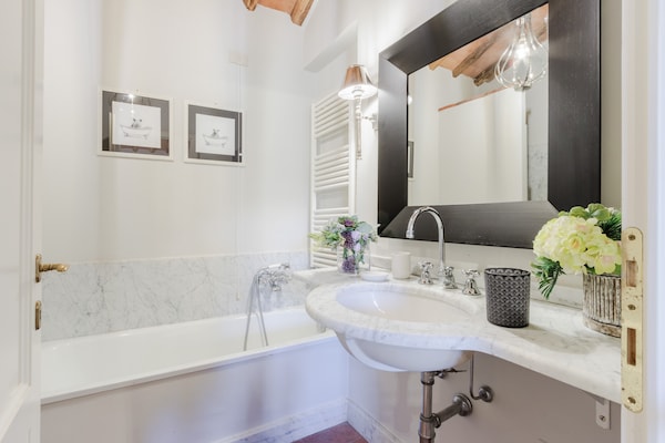 Foto van Luxe villa met 10 slaapkamers in Lucca - Vakantiehuis in Lucca - BathRoom
