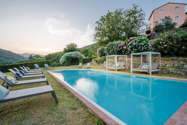 Foto van Luxe villa met 10 slaapkamers in Lucca - Vakantiehuis in Lucca - PoolOfHouse