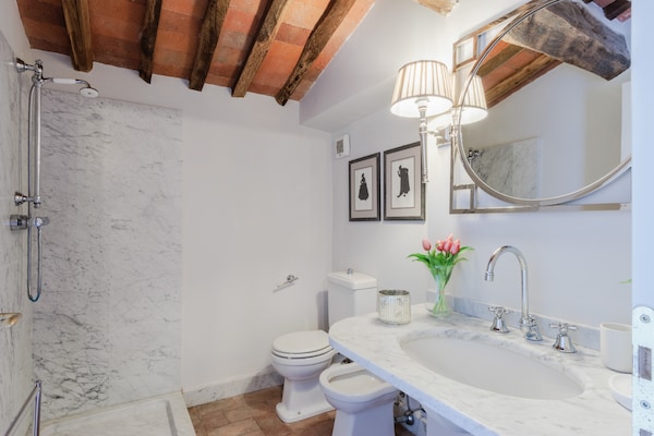 Foto van Luxe villa met 10 slaapkamers in Lucca - Vakantiehuis in Lucca - BathRoom