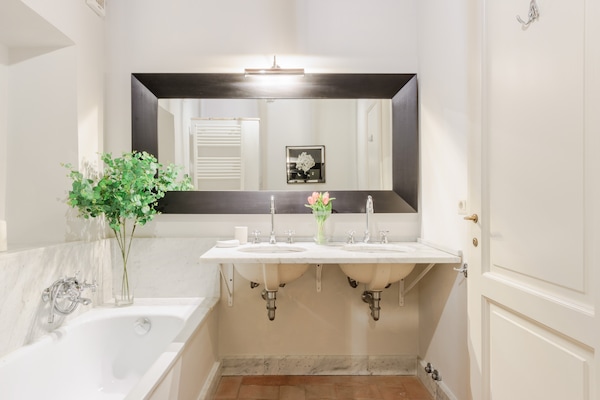 Foto van Luxe villa met 10 slaapkamers in Lucca - Vakantiehuis in Lucca - BathRoom