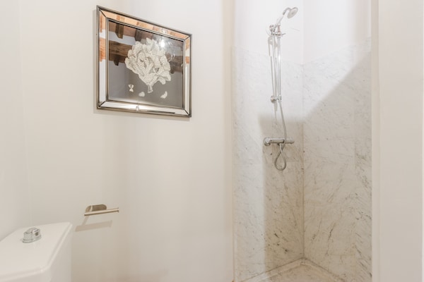 Foto van Luxe villa met 10 slaapkamers in Lucca - Vakantiehuis in Lucca - BathRoom