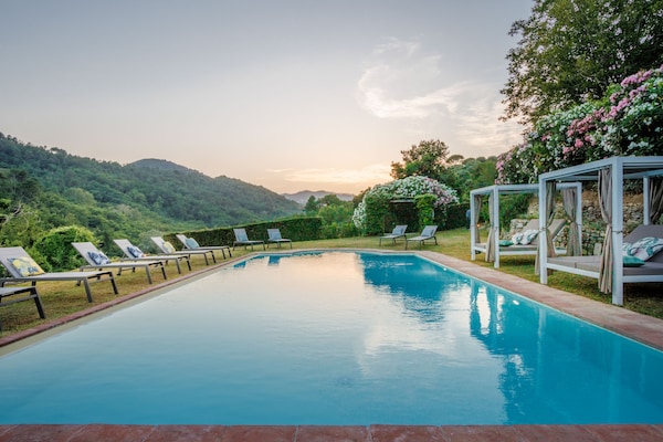 Foto van Luxe villa met 10 slaapkamers in Lucca - Vakantiehuis in Lucca - PoolOfHouse