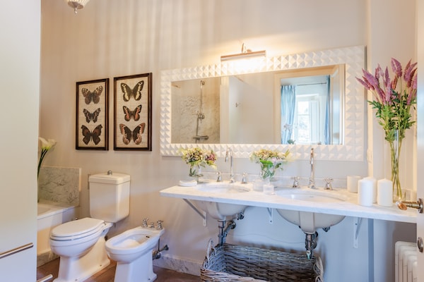 Foto van Luxe villa met 10 slaapkamers in Lucca - Vakantiehuis in Lucca - BathRoom