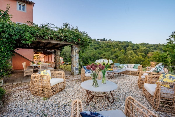 Foto van Luxe villa met 10 slaapkamers in Lucca - Vakantiehuis in Lucca - TerraceBalcony
