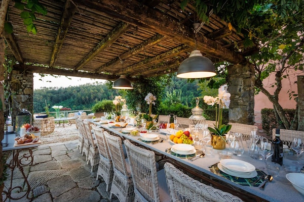Foto van Luxe villa met 10 slaapkamers in Lucca - Vakantiehuis in Lucca - TerraceBalcony