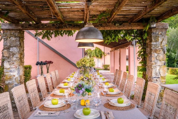 Foto van Luxe villa met 10 slaapkamers in Lucca - Vakantiehuis in Lucca - TerraceBalcony