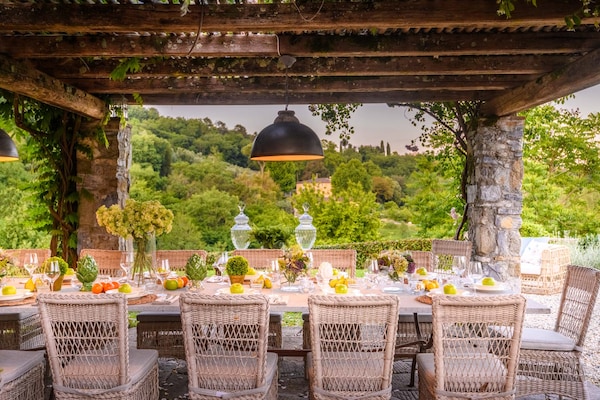 Foto van Luxe villa met 10 slaapkamers in Lucca - Vakantiehuis in Lucca - TerraceBalcony