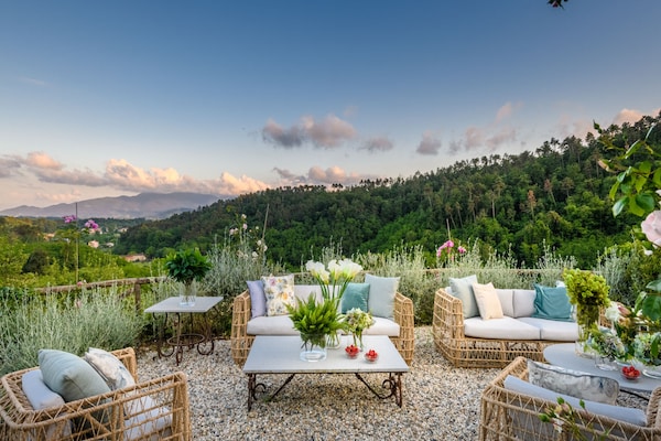 Foto van Luxe villa met 10 slaapkamers in Lucca - Vakantiehuis in Lucca - TerraceBalcony