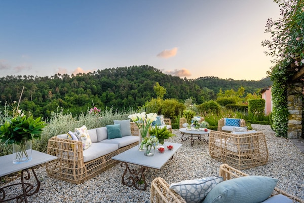Foto van Luxe villa met 10 slaapkamers in Lucca - Vakantiehuis in Lucca - TerraceBalcony