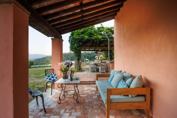 Foto van Luxe villa met 10 slaapkamers in Lucca - Vakantiehuis in Lucca - TerraceBalcony